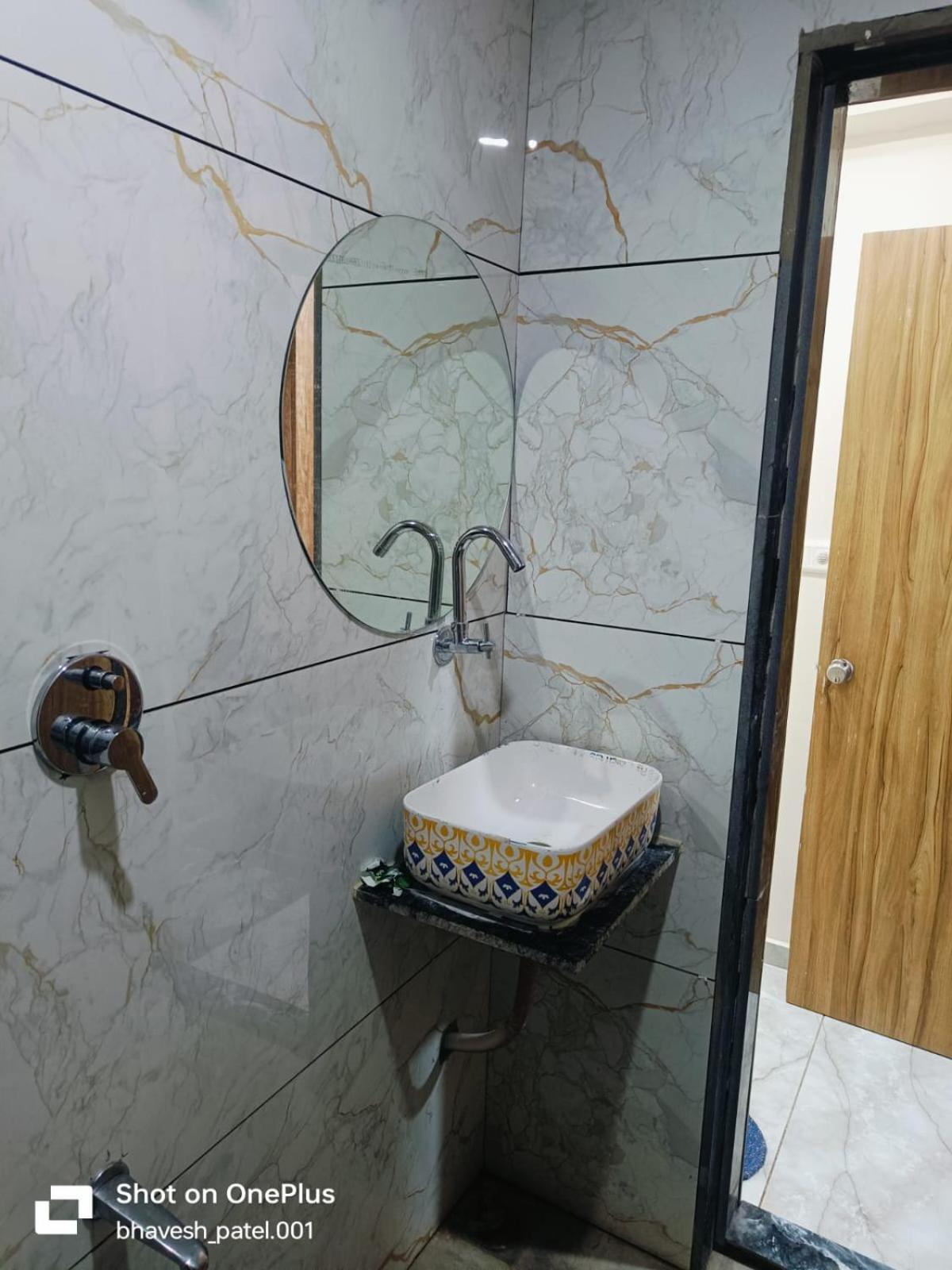Hotel Alpine Ahmedabad Esterno foto